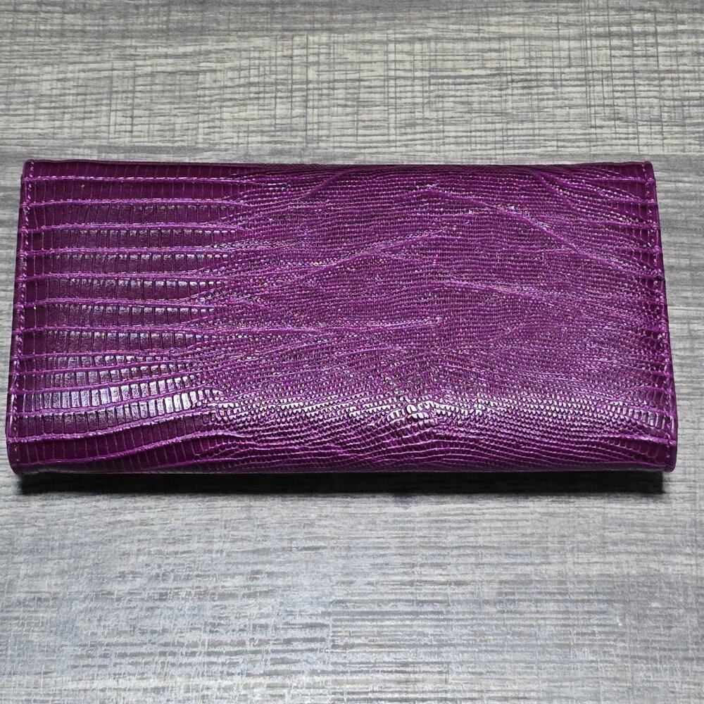 BCBG Purple Scales Trifold Wallet - New - Picture 4 of 4